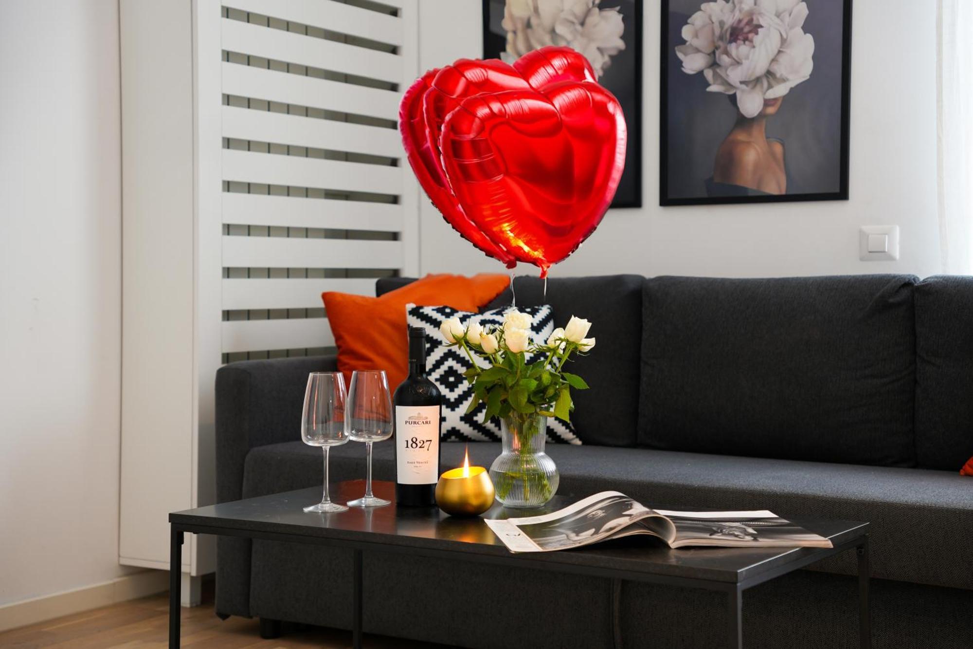 Maria - Modern Apartment With Parking And Workspace Bukarest Eksteriør billede