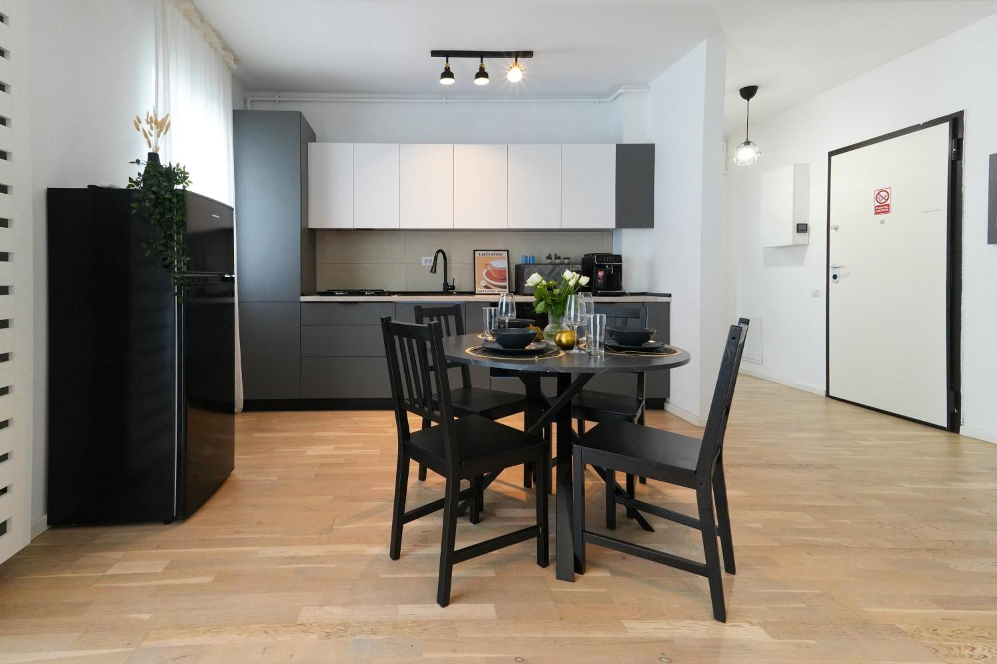 Maria - Modern Apartment With Parking And Workspace Bukarest Eksteriør billede