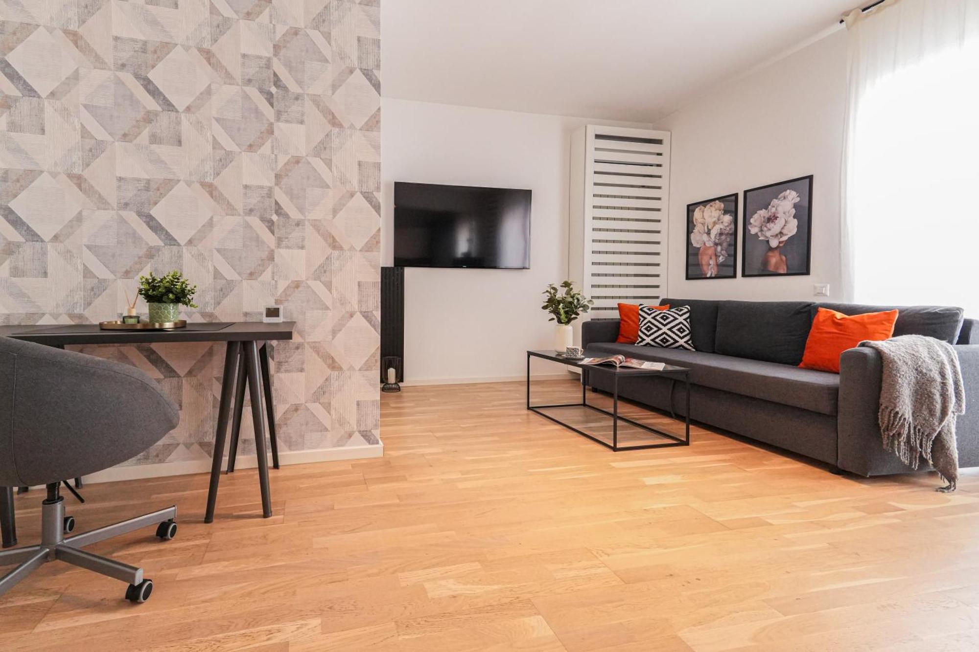 Maria - Modern Apartment With Parking And Workspace Bukarest Eksteriør billede