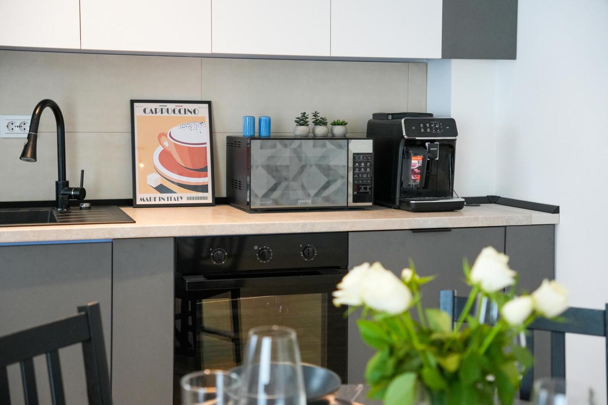 Maria - Modern Apartment With Parking And Workspace Bukarest Eksteriør billede