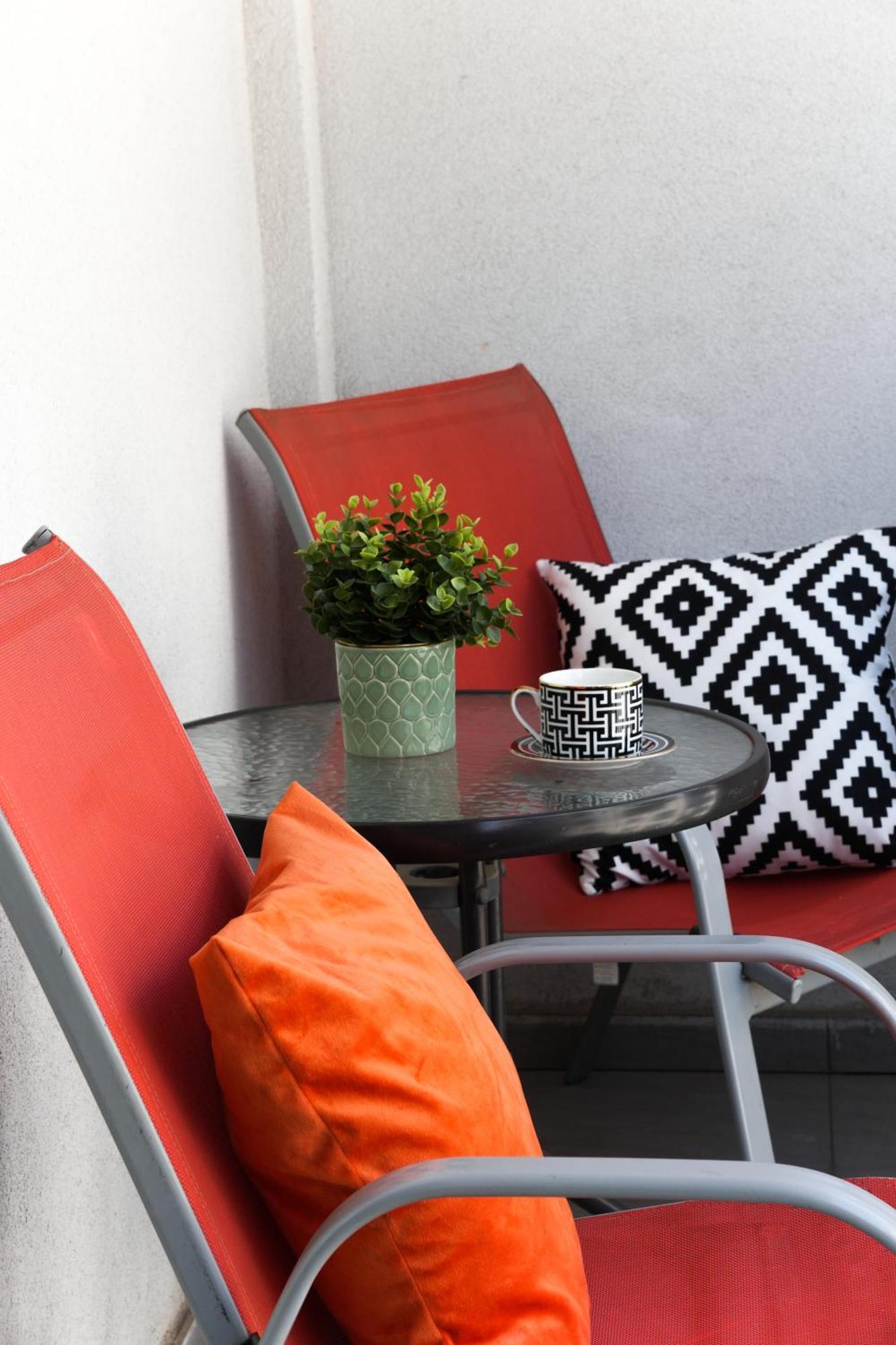 Maria - Modern Apartment With Parking And Workspace Bukarest Eksteriør billede