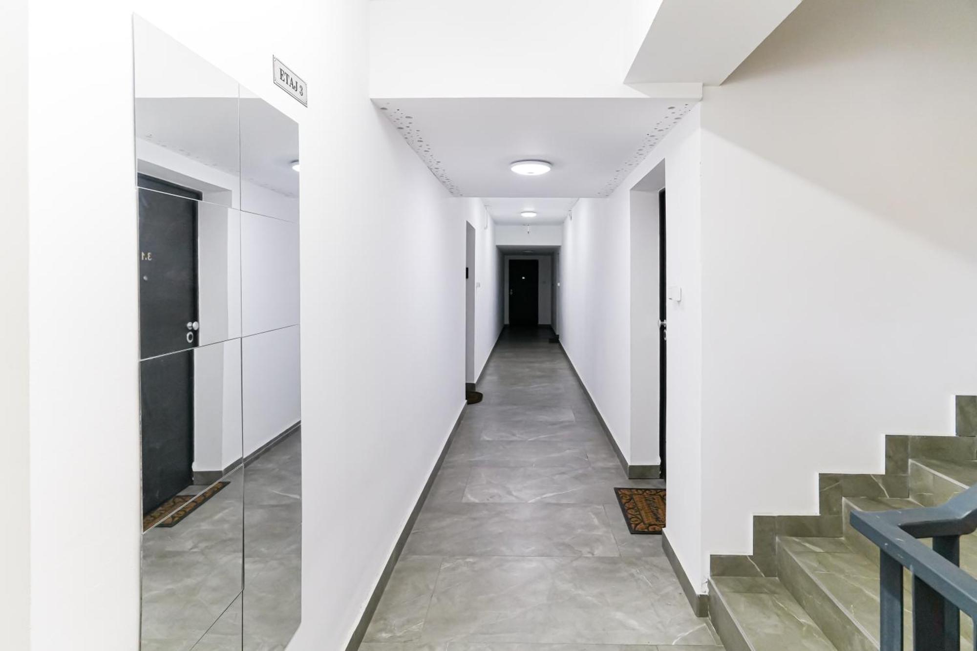 Maria - Modern Apartment With Parking And Workspace Bukarest Eksteriør billede